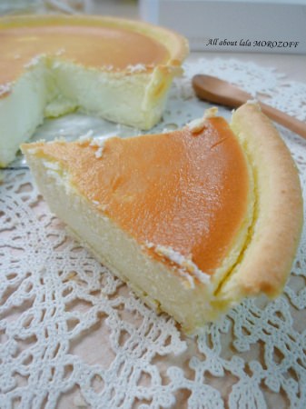Morozoff 摩洛索夫(台中新光三越店)：試吃) 摩洛索夫 來自日本的濃郁起士蛋糕 丹麥起士 檸檬起士蛋糕