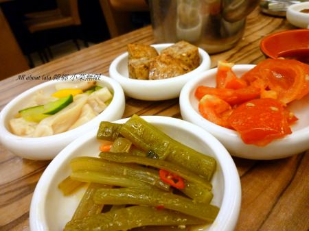 韓鄉韓國料理(漢口店)：台中 數十種小菜無限 CP值很高的韓鄉韓國料理